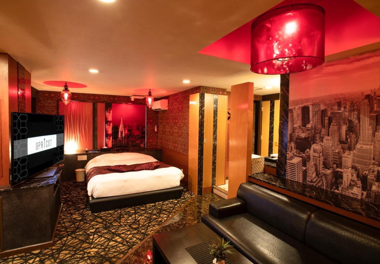 Hotel Apricot (Adults Only) Hiroshima Bagian luar foto