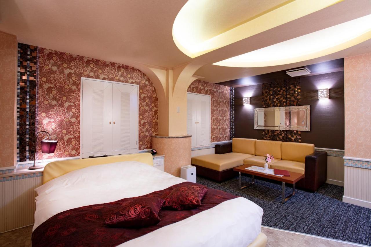 Hotel Apricot (Adults Only) Hiroshima Bagian luar foto