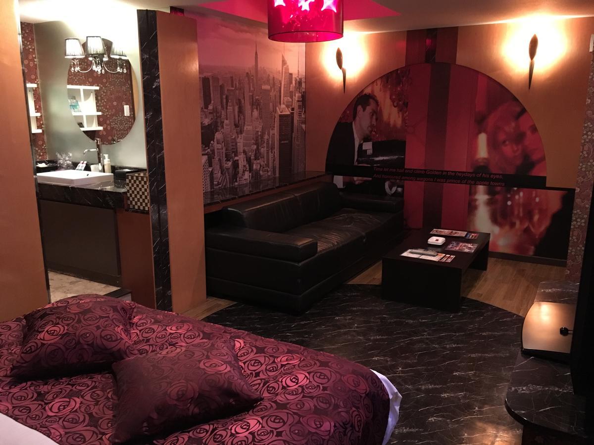 Hotel Apricot (Adults Only) Hiroshima Bagian luar foto