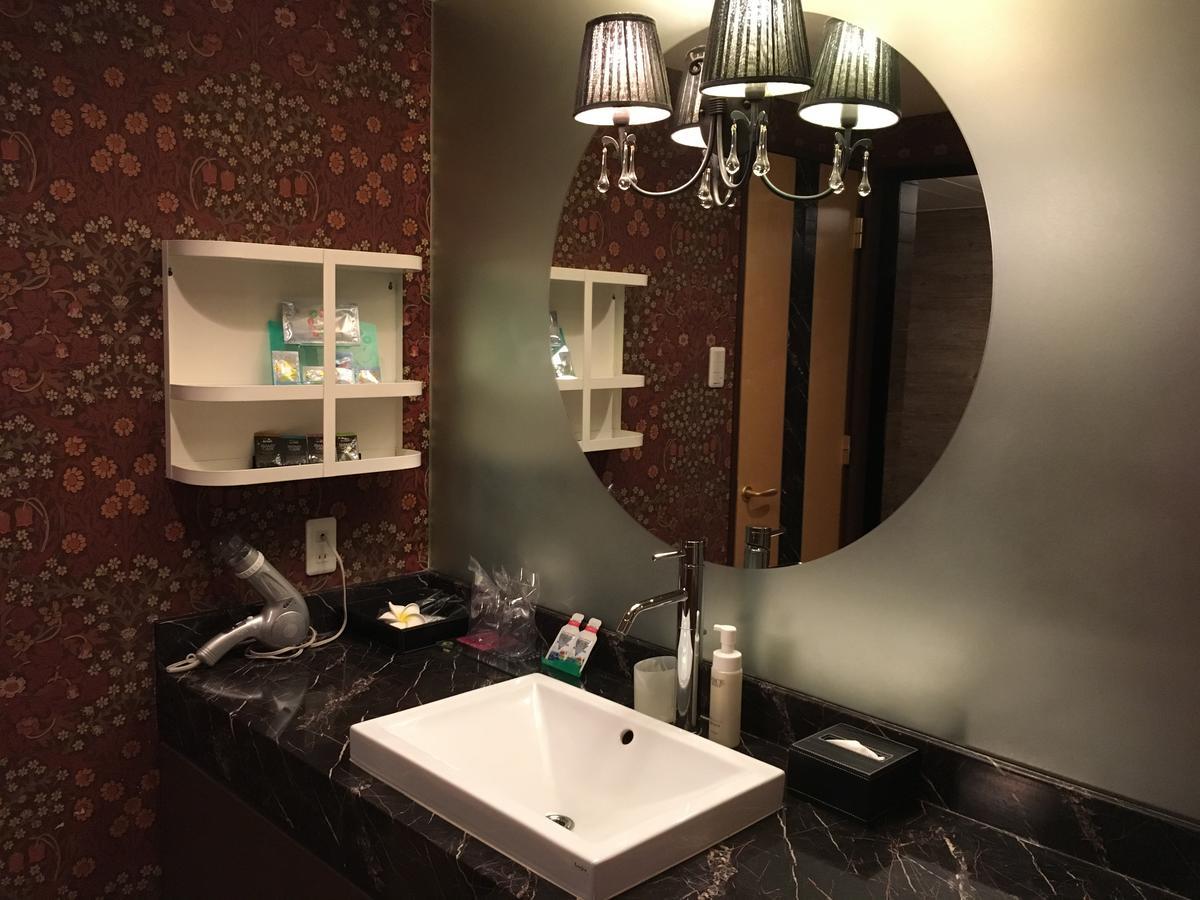 Hotel Apricot (Adults Only) Hiroshima Bagian luar foto
